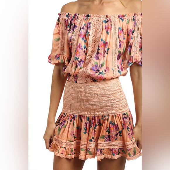 Sunday Tropez France Silk lace trim Floral Off-Shoulder Top & skirt set xs-s